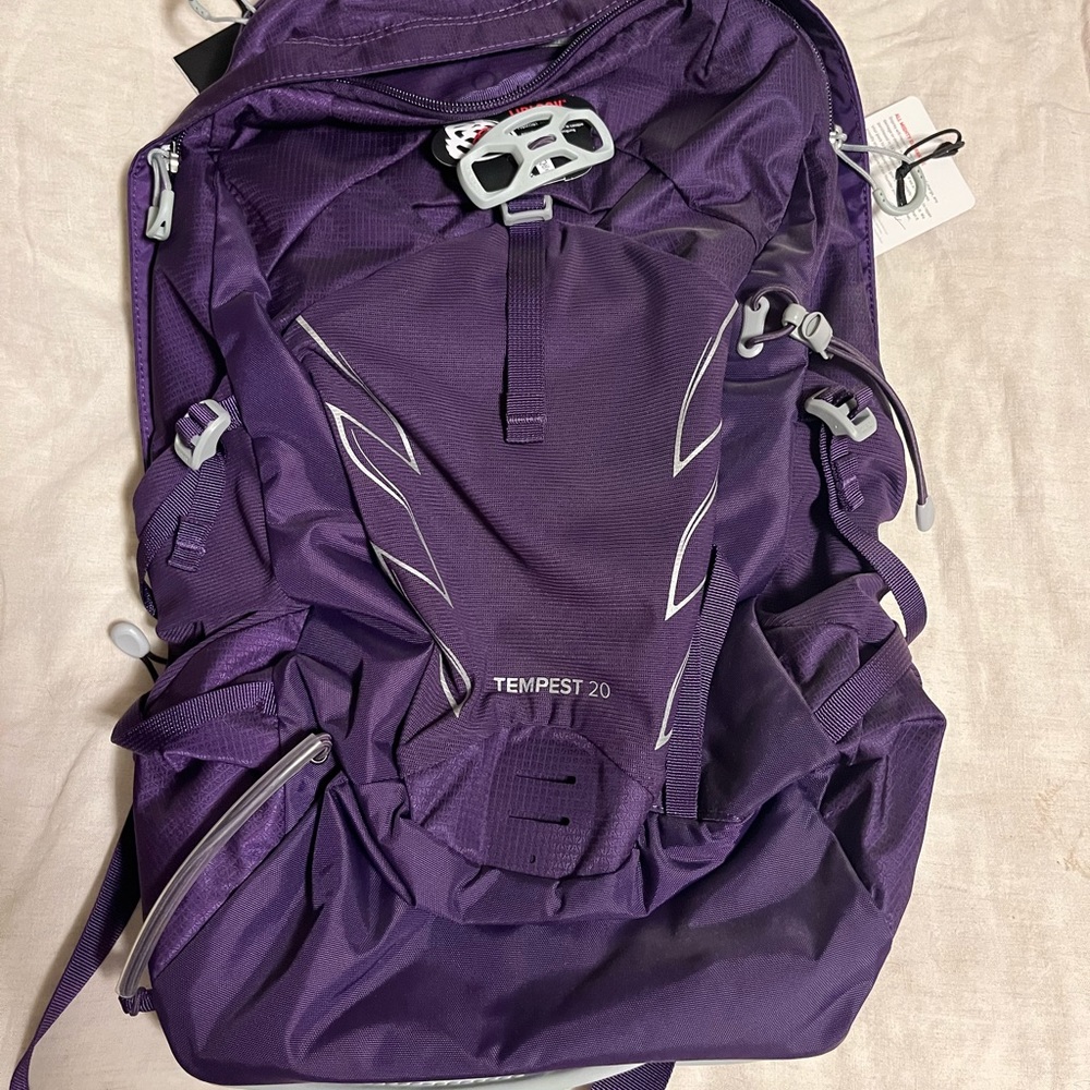NWT Osprey Women’s Tempest 20L Size M/L